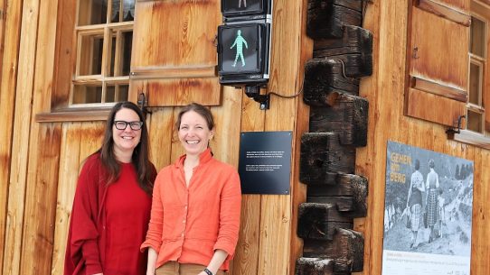 von links, Museumesleiterin Monika Gärtner und Kuratorin Ingeborg Schmid. (Foto: Knut Kuckel)