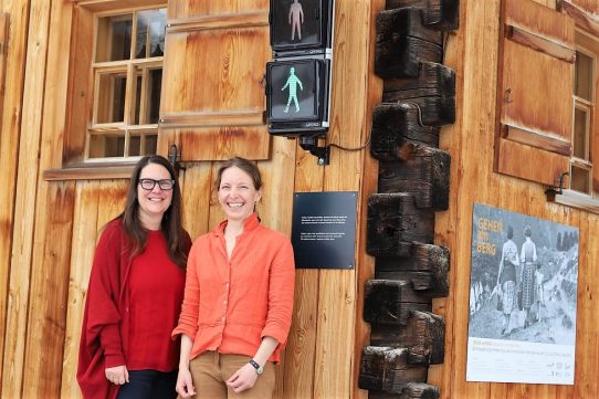 von links, Museumesleiterin Monika Gärtner und Kuratorin Ingeborg Schmid. (Foto: Knut Kuckel)