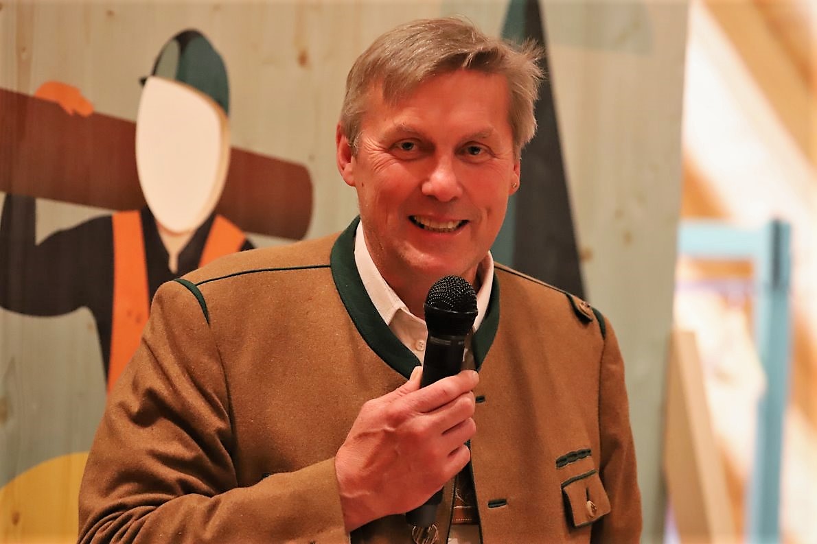 „Der Zukunftswald bleibt eine gesamtgesellschaftliche Aufgabe“, sagt Paul Höglmüller zur Ausstellungseröffnung. (Foto: Knut Kuckel)