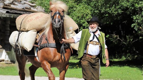 400 Jahre Salzgeschichte im Chiemgau mit historischem Samerzug. (Foto: Knut Kuckel)