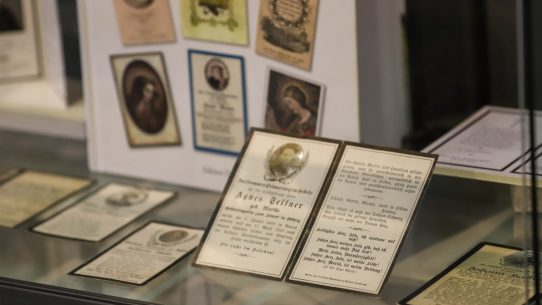 Ausstellung Sterbebilder erzählen (Foto: Knut Kuckel)