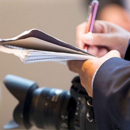 Konstruktiv vermittelter Journalismus kann die Debattenkultur stärken. © Christian Schwier/ Adobe Stock