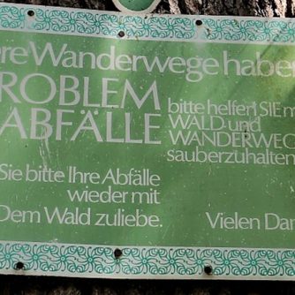 „Unsere Wanderwege haben ein Problem, Ihre Abfälle…“ (Foto: Knut Kuckel)