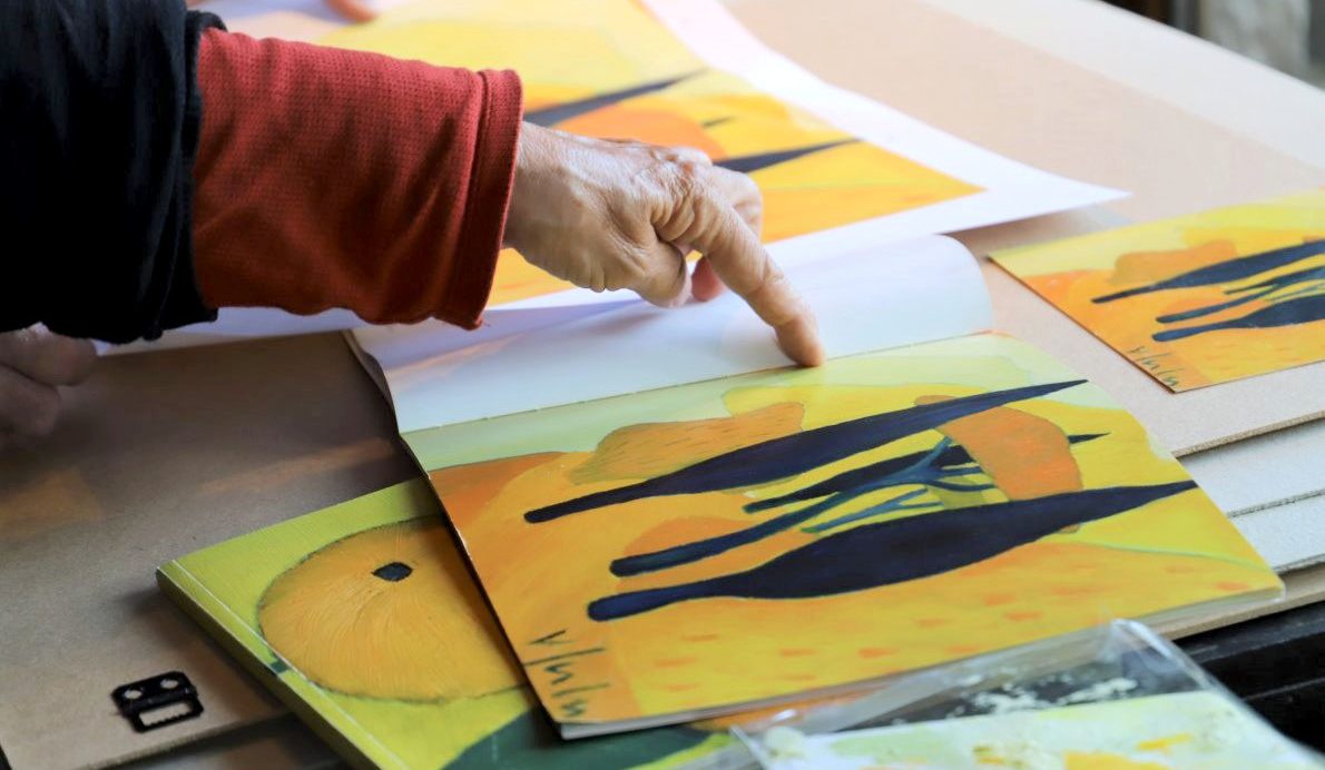 „Eine gelbe Gardaseelandschaft“, wird Veronika Gerber unter ihr nächstes Bild schreiben. (Foto: Knut Kuckel)