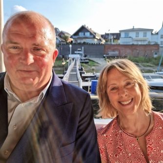 Jörg Thadeusz und Gisela Steinhauer (Foto: Knut Kuckel)