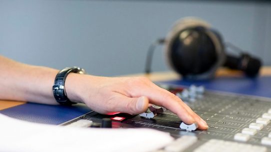 Das hr-Studio Mittelhessen beteiligte sich an einem Pilotprojekt. Als erstes Regionalstudio mit Digitalkonzept. (Foto: Ben Knabe)