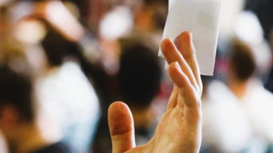 (Bild: Adobe Stock / Julian Schäpertöns)