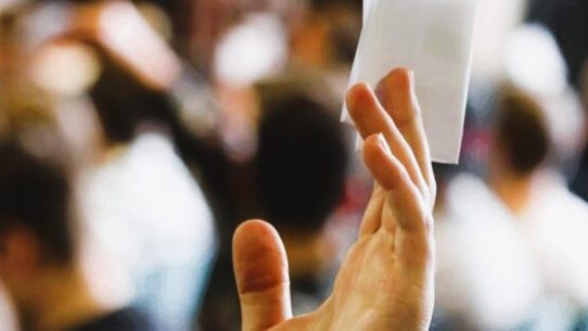 (Bild: Adobe Stock / Julian Schäpertöns)