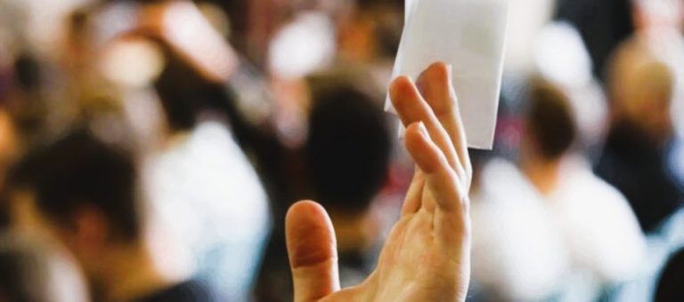 (Bild: Adobe Stock / Julian Schäpertöns)